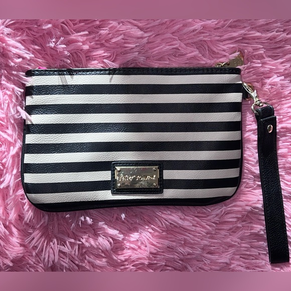 BESTEY JOHNSON WRISTLET - Picture 2 of 5